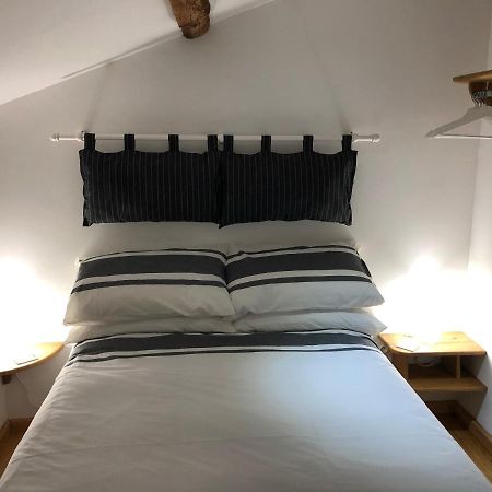 The Walnut Tree Chambre d’Hotes Le Dorat Extérieur photo